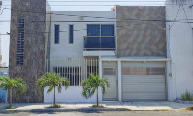 Casa Grande en Venta en Veracruz con Terraza y 3 recamaras a 7 minutos  del tecnologico en la col,Reserva Tarimoya