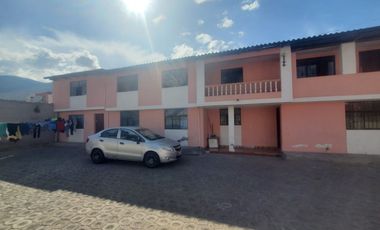 Casa Rentera en Venta Cerca de la Mitad del Mundo Sector San Antonio