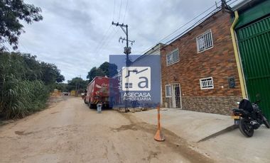 COD 8911 SE ARRIENDA OFICINA VIA GIRON-CARRASCO
