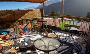 Galeria comercial en funcionamiento. Pleno centro de Pisco Elqui. $280 millones.