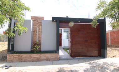 LINDA CASA EN ESTRENO DE UN PISO EN VENTA - URB. BOULEVARD PARK PLAZA - PIURA