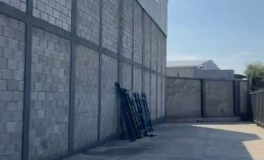Bodega en Renta en zona Sur- Este, acceso por blvd las Torres y Vicente Valtierra.