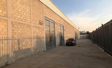 Bodega en Renta en zona Sur- Este, acceso por blvd las Torres y Vicente Valtierra.