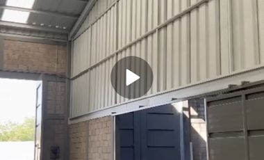 Bodega en Renta en zona Sur- Este, acceso por blvd las Torres y Vicente Valtierra.