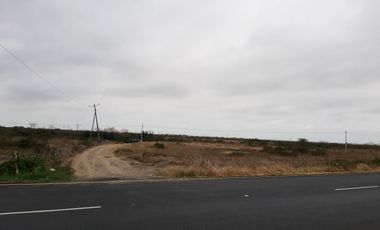 VILLAMIL PLAYAS VENDO 30,8 HAS DE TERRENO DIVERSOS USOS AL FILO DE LA CARRETERA PRINCIPAL