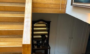 Casa en venta .      Inigualable ubicación.       Calle empedrada