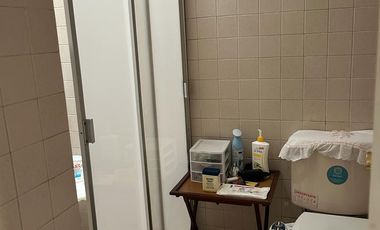 Casa en venta .      Inigualable ubicación.       Calle empedrada