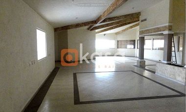 Nave Industrial en Renta 10,000 m2 con Grúas.