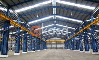 Nave Industrial en Renta 10,000 m2 con Grúas.