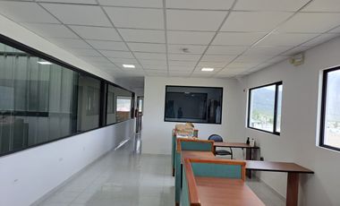 VENTA GALPON NORTE DE QUITO IDEAL PARA LABORATORIOS, INDUSTRIA DE ALIMENTOS