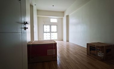 1 Bedroom unit condo in Holland Park Southwoods city Biñan Rent to own and Ready for occupancy