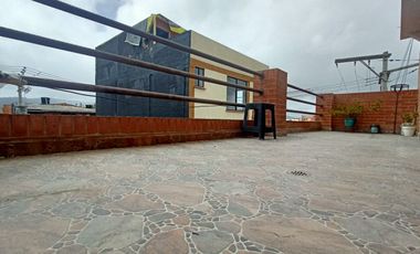 VENDO AMPLIA CASA EN CENTRO DE CAJICA
