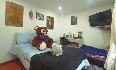 VENDO AMPLIA CASA EN CENTRO DE CAJICA
