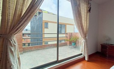 VENDO AMPLIA CASA EN CENTRO DE CAJICA