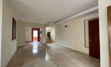 Casa Multifamiliar en Arriendo, Villa Campestre