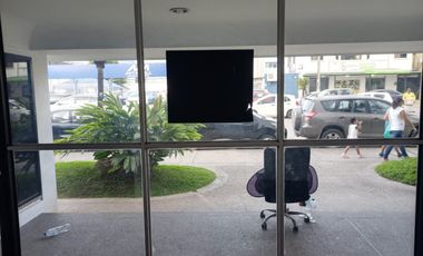 Local Comercial de alquiler en Kennedy Norte, ave Miguel H. Alcívar.