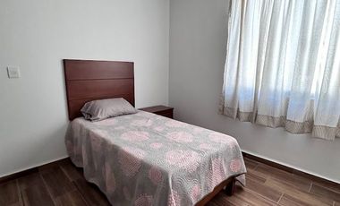 RENTA DE CASA AMUEBLADA CAPITALLA SALIDA LEON SILAO CON ALBERCA