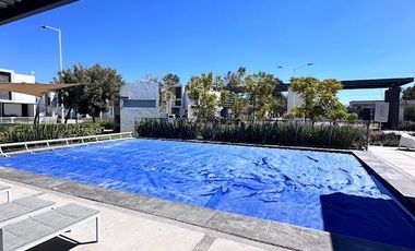 RENTA DE CASA AMUEBLADA CAPITALLA SALIDA LEON SILAO CON ALBERCA