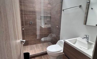 RENTA DE CASA AMUEBLADA CAPITALLA SALIDA LEON SILAO CON ALBERCA