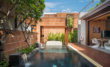 5 unit fully furnished luxury private Pool villa on a large white sandy beach for sale in Samui
