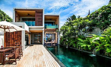 5 unit fully furnished luxury private Pool villa on a large white sandy beach for sale in Samui
