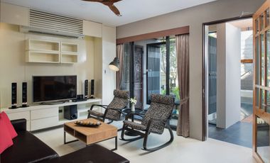 5 unit fully furnished luxury private Pool villa on a large white sandy beach for sale in Samui
