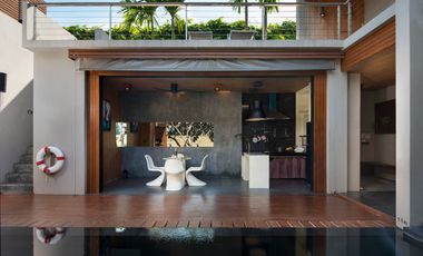5 unit fully furnished luxury private Pool villa on a large white sandy beach for sale in Samui