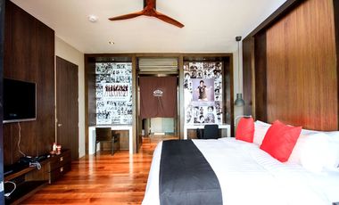 5 unit fully furnished luxury private Pool villa on a large white sandy beach for sale in Samui