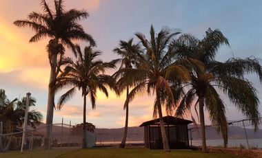 Casa de campo en San Pedro Tesistán, Jocotepec FRENTE AL LAGO