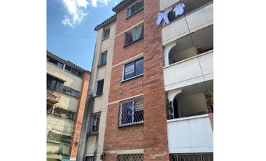 Apartamento En Conjunto Cerrado En El Barrio Los Alcázares