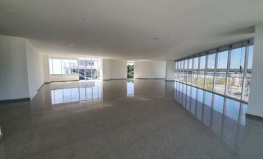 Oficina (12) en corporativo A+ sobre Paseo de la República