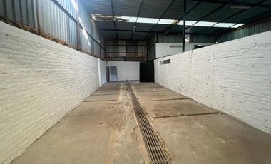 VENTA DE BODEGA CON USO DE SUELO INDUSTRIAL, AL NORTE DE LA CIUDAD. (ALE)