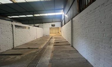 VENTA DE BODEGA CON USO DE SUELO INDUSTRIAL, AL NORTE DE LA CIUDAD. (ALE)