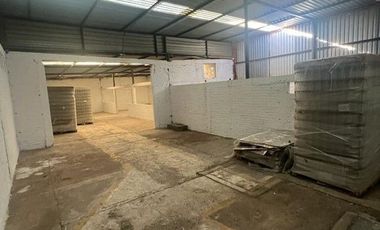 VENTA DE BODEGA CON USO DE SUELO INDUSTRIAL, AL NORTE DE LA CIUDAD. (ALE)