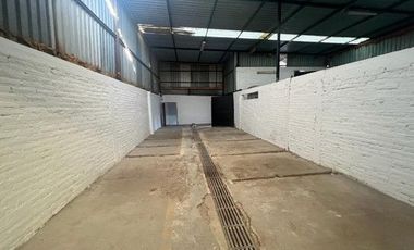 VENTA DE BODEGA CON USO DE SUELO INDUSTRIAL, AL NORTE DE LA CIUDAD. (ALE)