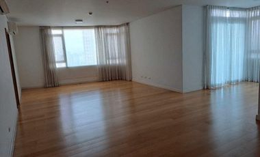 3 BR Unit with Balcony in Park Terraces