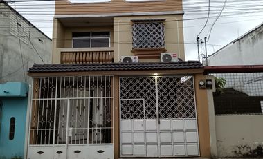 Casa de venta en Las Orquideas, 4 dormitorios, Norte de Guayaquil.
