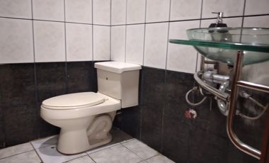 Casa de alquiler en La Garzota, Uso de Suelo Comercial, 450 m2