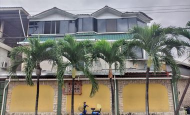 Casa de alquiler en La Garzota, Uso de Suelo Comercial, 450 m2