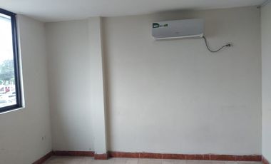 Casa de alquiler en La Garzota, Uso de Suelo Comercial, 450 m2