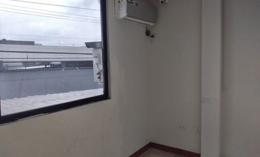 Casa de alquiler en La Garzota, Uso de Suelo Comercial, 450 m2