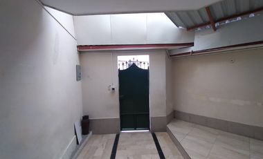 Casa de alquiler en La Garzota, Uso de Suelo Comercial, 450 m2