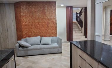 Casa de alquiler en La Garzota, Uso de Suelo Comercial, 450 m2