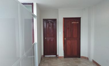 Casa de alquiler en La Garzota, Uso de Suelo Comercial, 450 m2