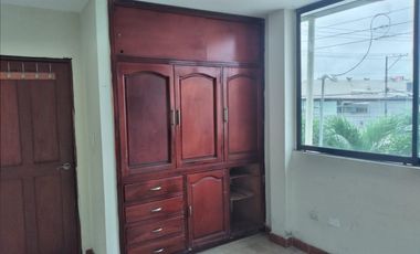 Casa de alquiler en La Garzota, Uso de Suelo Comercial, 450 m2