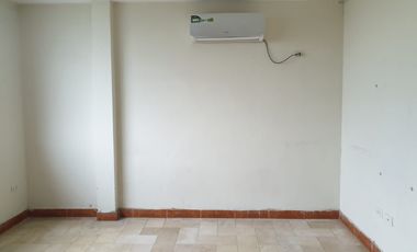 Casa de alquiler en La Garzota, Uso de Suelo Comercial, 450 m2