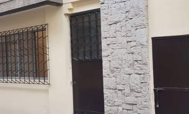 🌇 Modern Makati Townhouse – 4 Bedroom, Semi-Furnished, Prime Location! 🏡