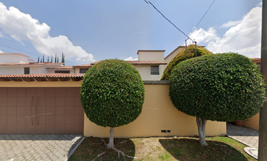 Casa en Villas del Mesón, Querétaro. Increíble oportunidad de inversión. Remate Bancario.