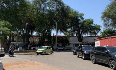 VENDO CASA DE DOS PISOS COMO TERRENO  FRENTE AL CLUB GRAU - CENTRO DE PIURA