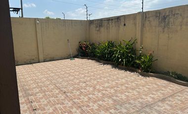 VENTA DE HERMOSA Y AMPLIA VILLA EN VIA A SAMBORONDON PRIMEROS KILOMETROS